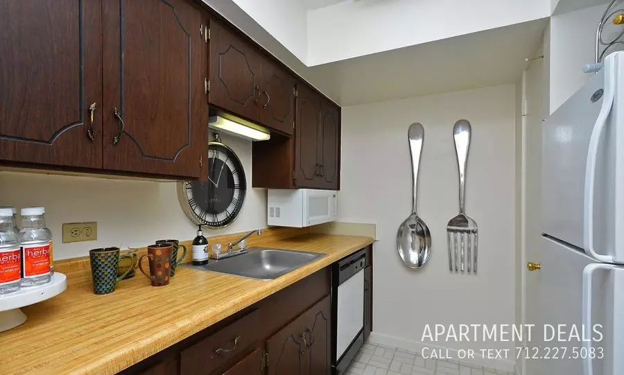 6 Gulfton Drive @ Alder Drive, Houston, TX 77081 photo 5