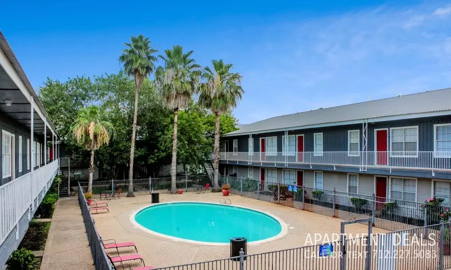 6 Pitner Road @ Roma Street, Houston, TX 77080 photo 4