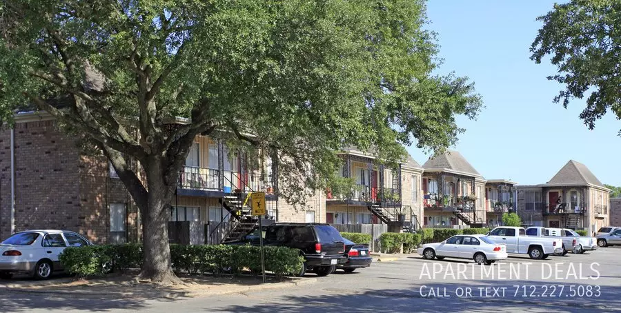 6007 Rampart Street, Houston, TX 77081 photo 2