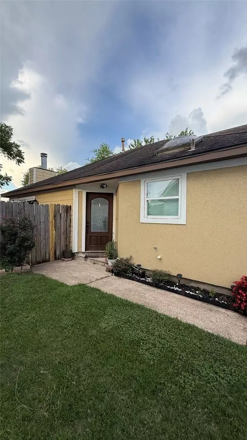 6018 Beaconridge Dr photo 3