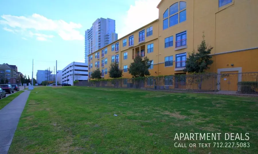 606 Studemont Street, Houston, TX 77007 photo 2