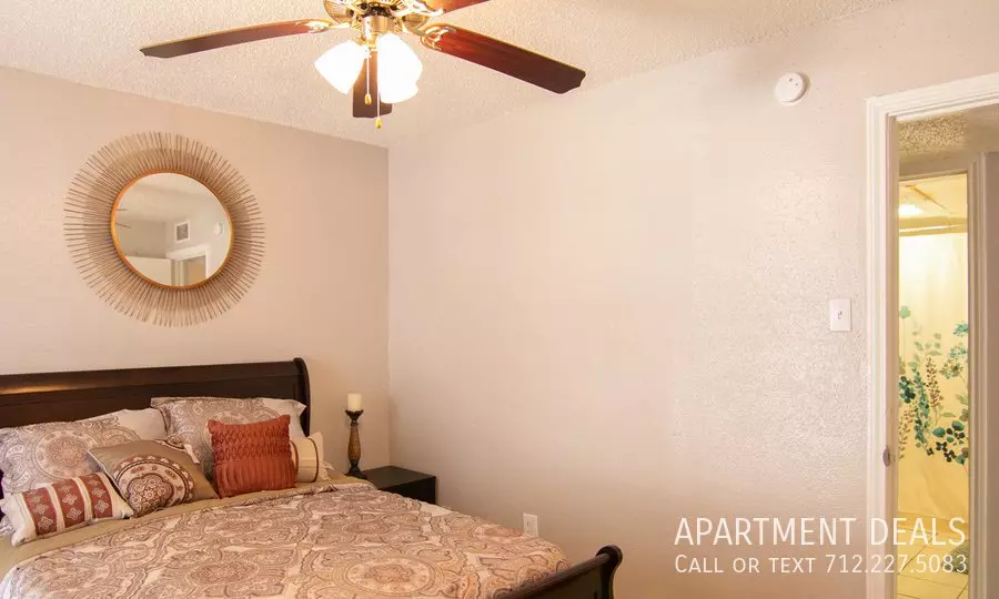 6106 Marinette Drive, Houston, TX 77036 photo 2