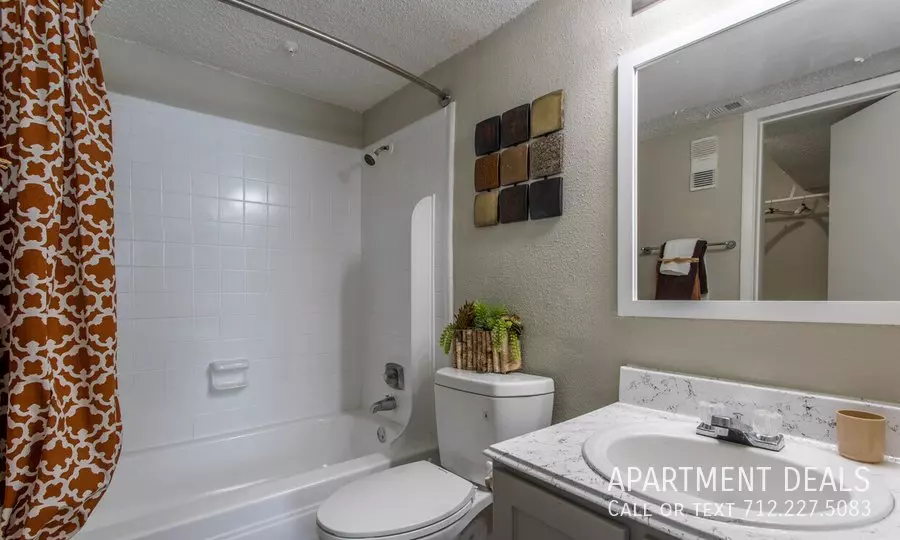 6117 Willowbend Boulevard, Houston, TX 77096 photo 5