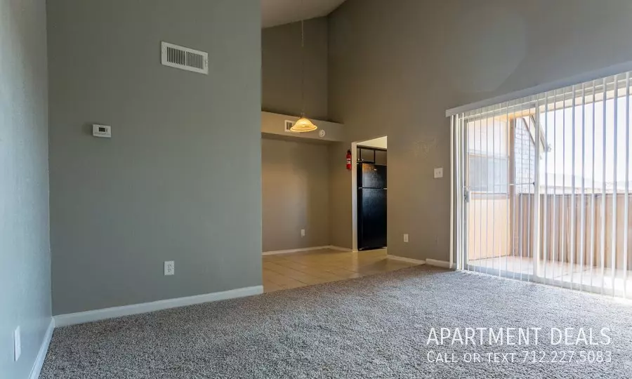 6316 Dumfries Drive, Houston, TX 77096 photo 2