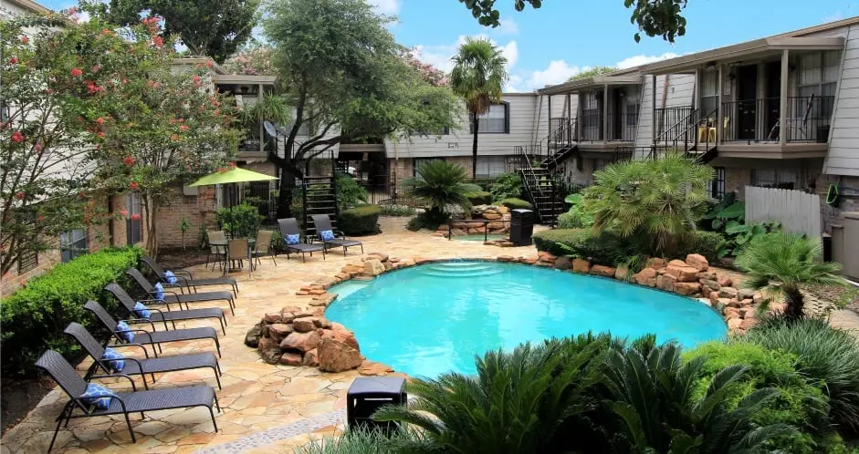 Waters Of Winrock Apartments photo 4