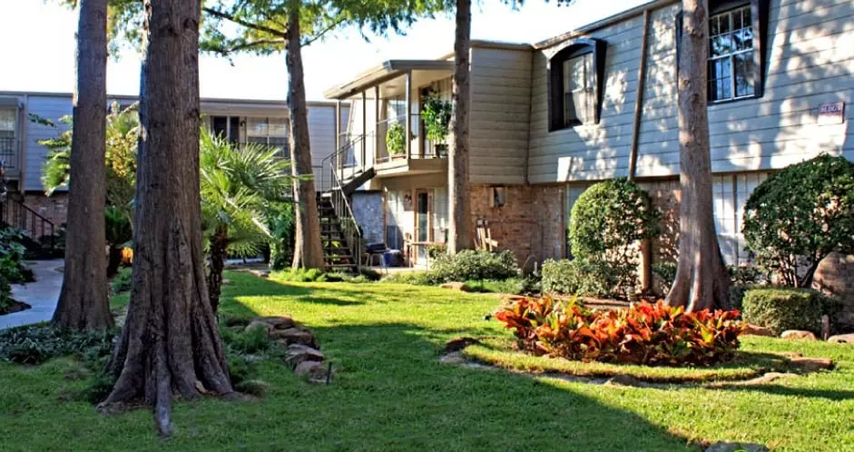Waters Of Winrock Apartments photo 2