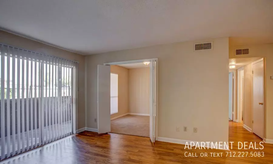 6431 Bankside Drive, Houston, TX 77096 photo 3