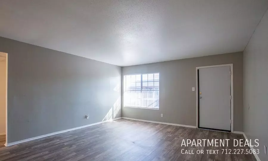 6531 Hillcroft Street, Houston, TX 77081 photo 3