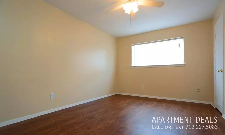 6556 Ferris Drive, Houston, TX 77081 photo 4