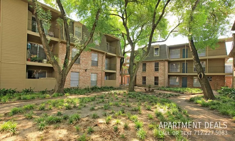 6556 Hillcroft Street, Houston, TX 77081 photo 5