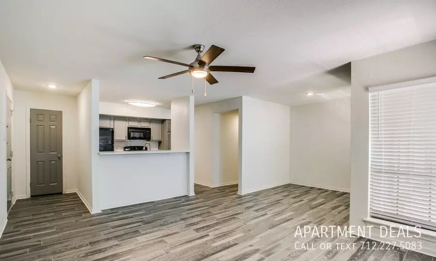 6836 Champions Plaza Drive, Houston, TX 77069 photo 5