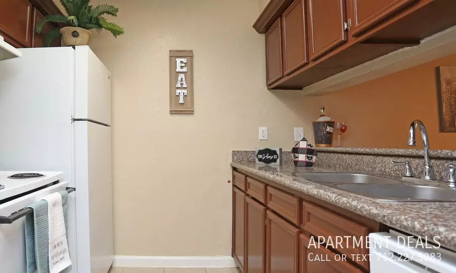 6975 Westbranch Drive, Houston, TX 77072 photo 3