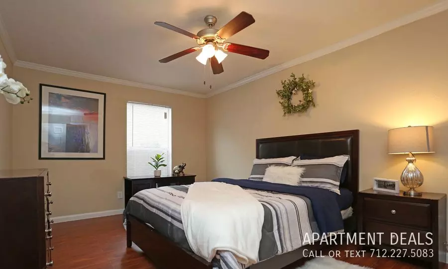 6975 Westbranch Drive, Houston, TX 77072 photo 4