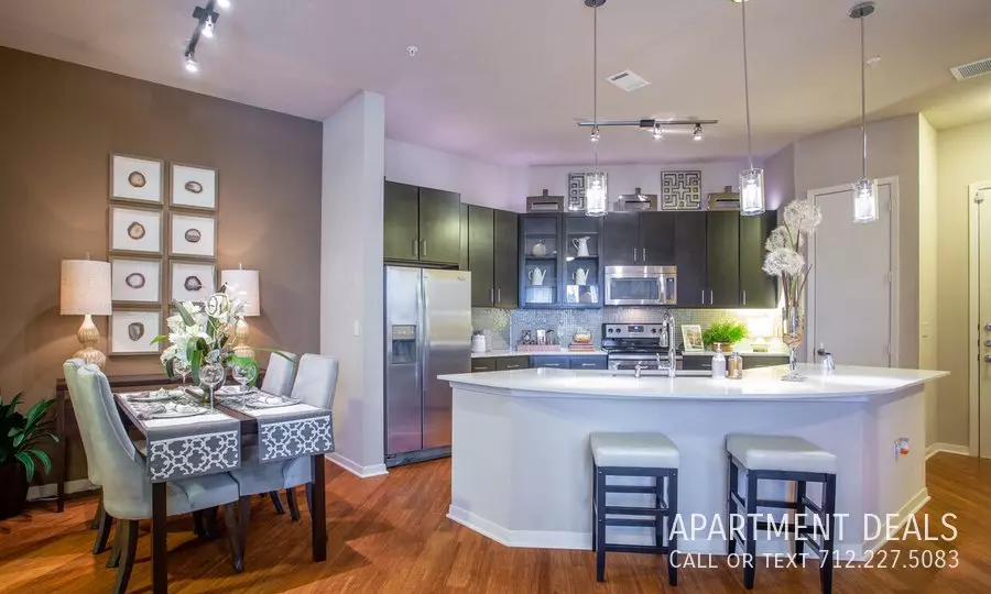 7016 Staffordshire Boulevard, Houston, TX 77030 photo 4