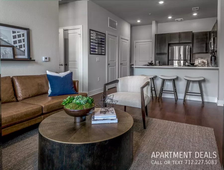 706 West Cavalcade Street, Houston, TX 77009 photo 4