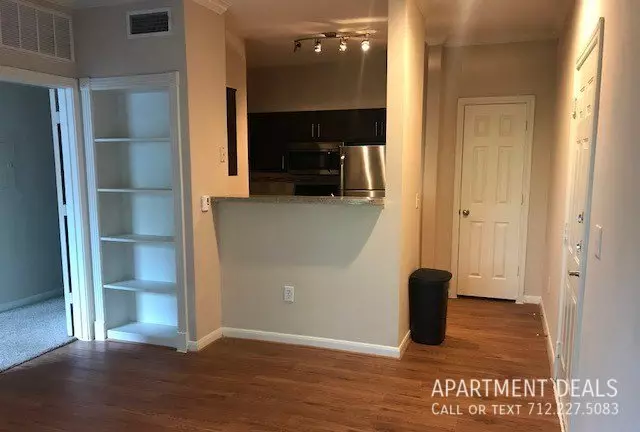 707 T C Jester Boulevard, Houston, TX 77008 photo 4