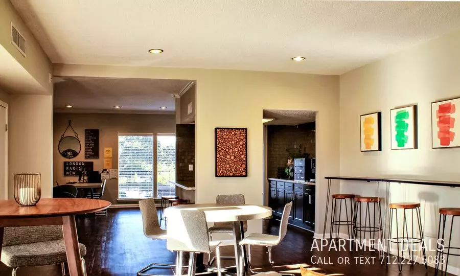 713 El Dorado Boulevard, Houston, TX 77062 photo 4