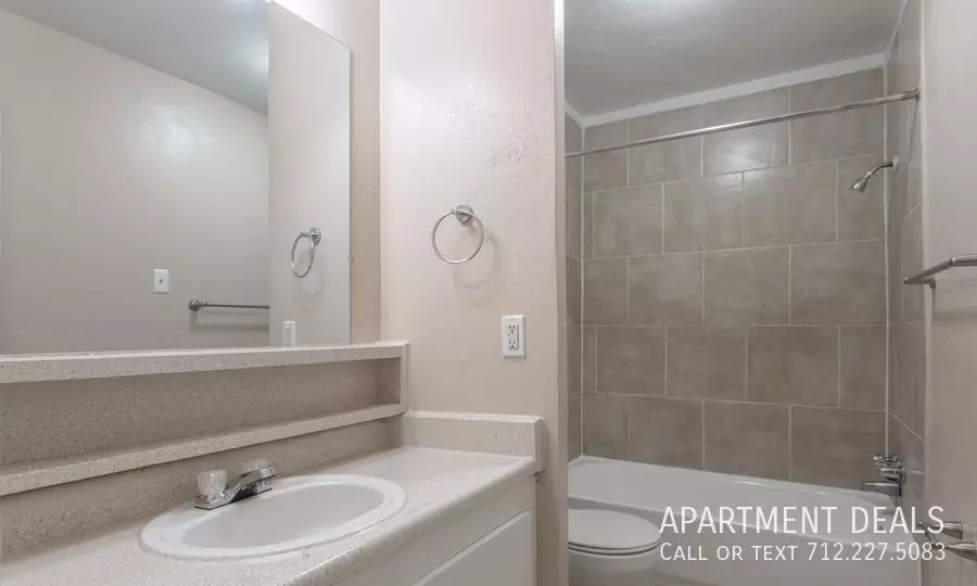 7138 Lawndale Street, Houston, TX 77023 photo 2