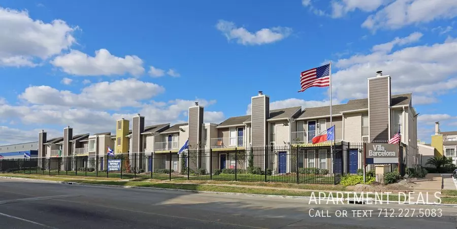 7211 Bellerive Drive, Houston, TX 77036 photo 2