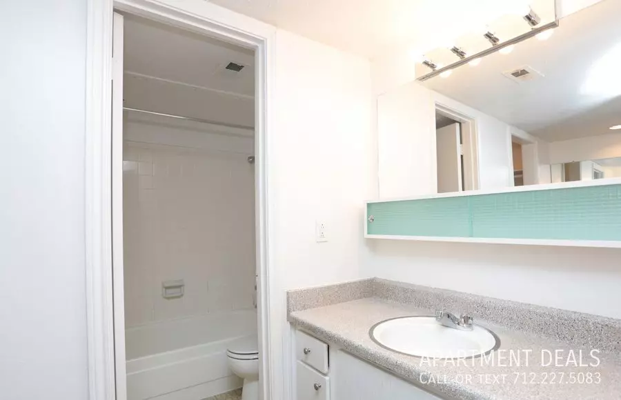 7506 Clarewood Drive, Houston, TX 77036 photo 5