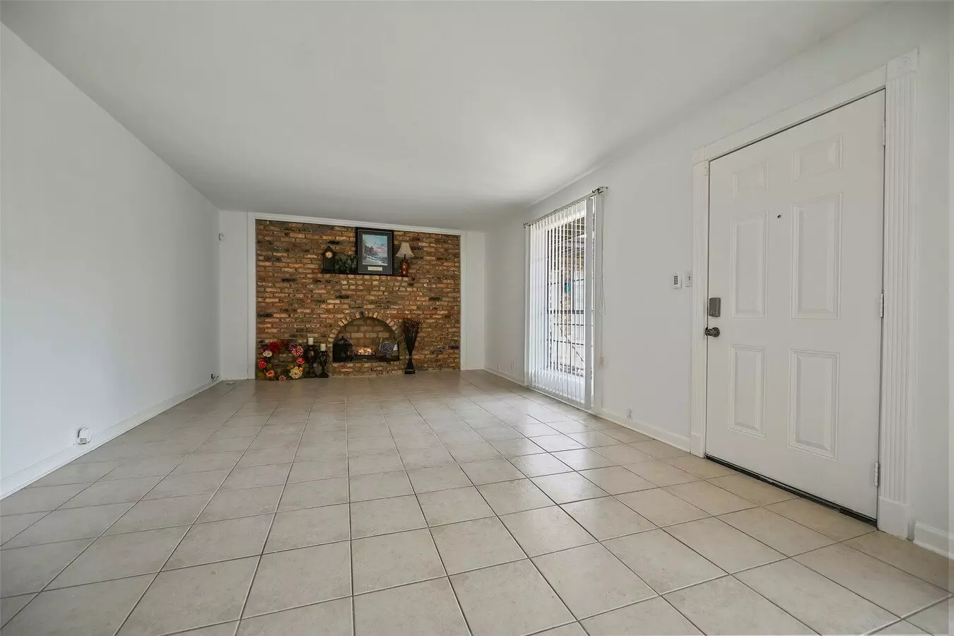 7510 Shadyvilla Lane, Houston, TX 77055 photo 2