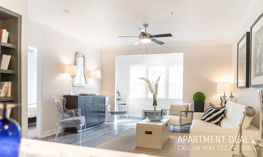 7556 Kirby Drive, Houston, TX 77030 photo 3