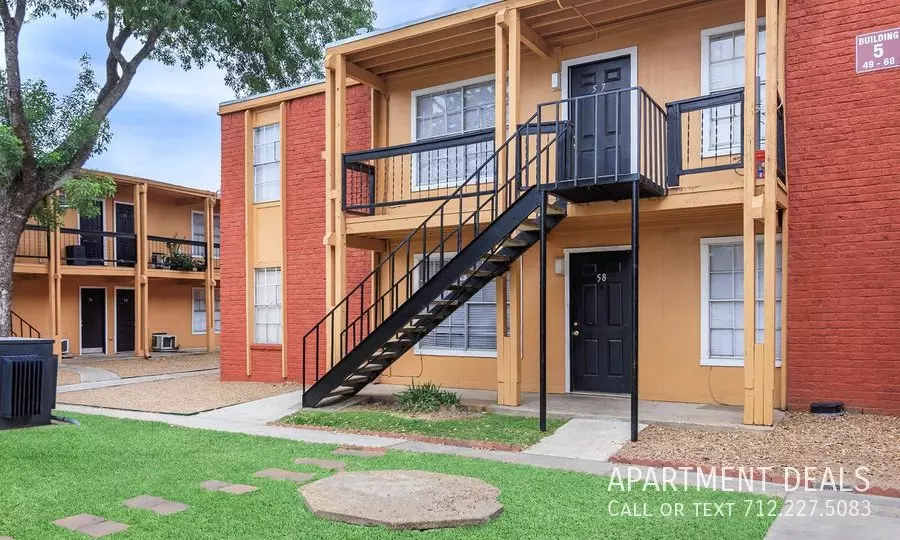 7556 Long Point Road, Houston, TX 77055 photo 5