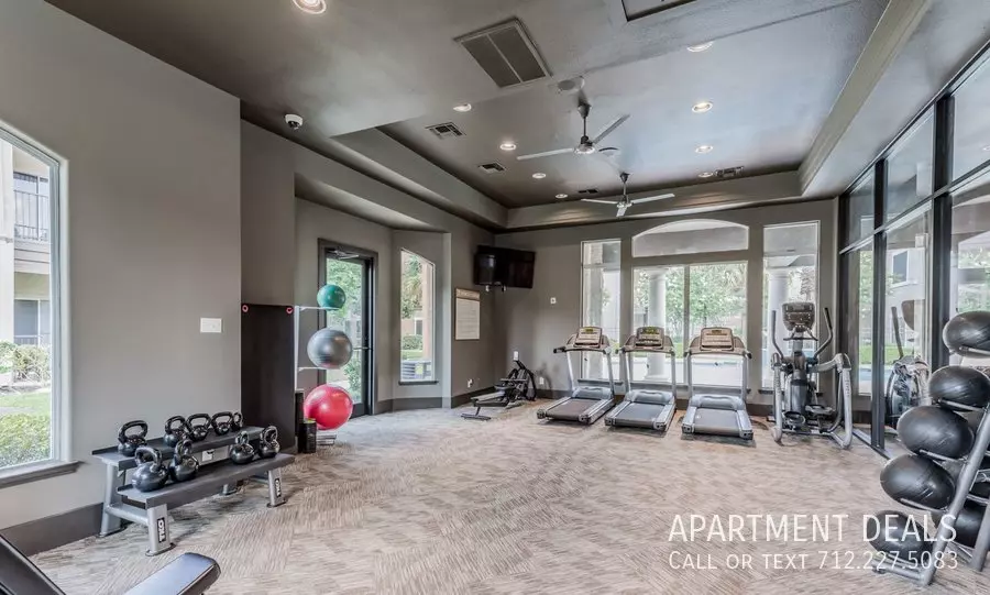 7556 Wilshire Place Drive, Houston, TX 77040 photo 5