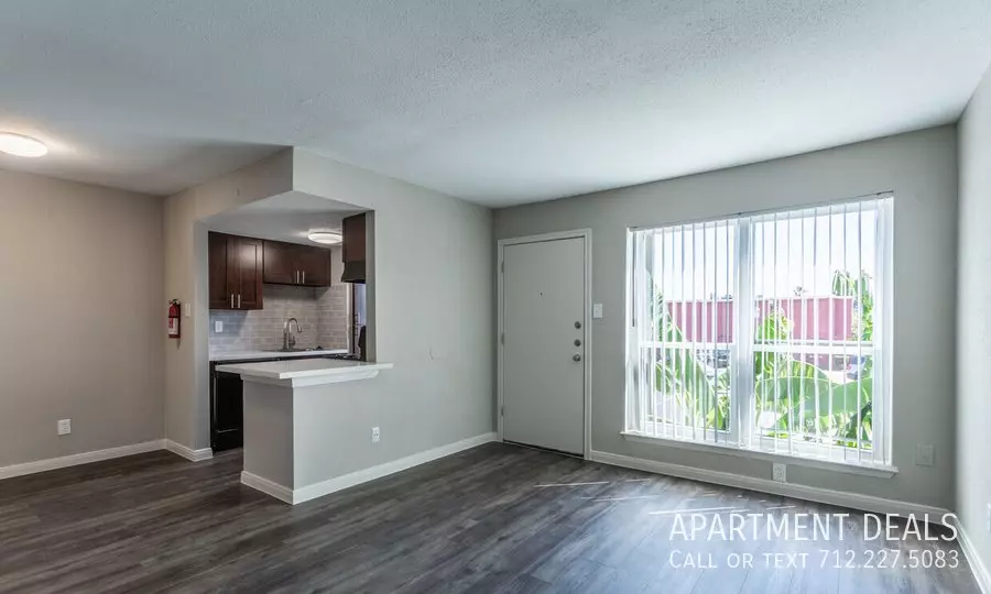 7581 Office City Drive, Houston, TX 77012 photo 2