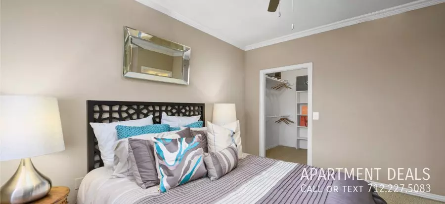 7682 Phoenix Drive, Houston, TX 77030 photo 2