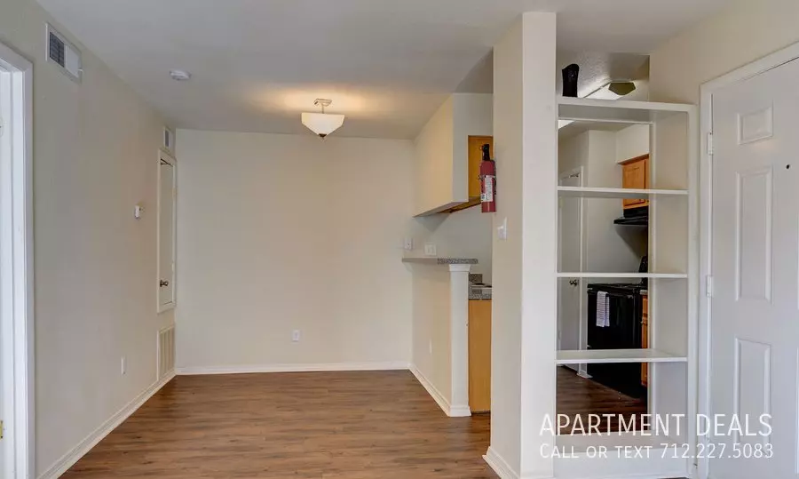 7706 West Airport Boulevard, Houston, TX 77071 photo 2