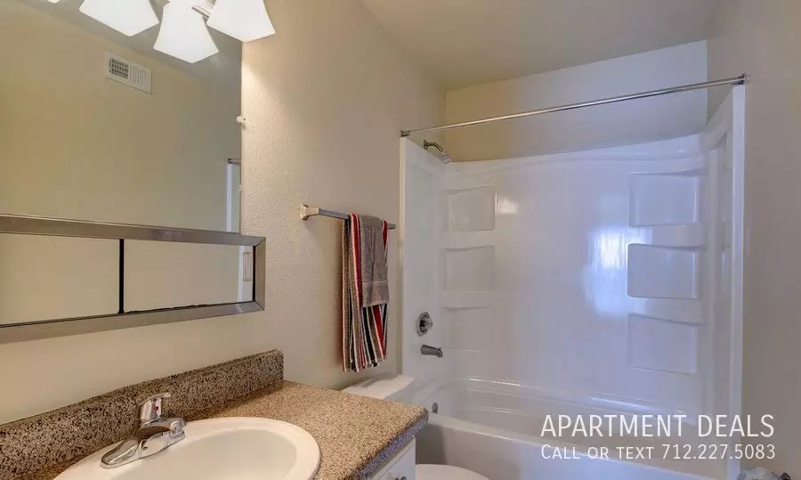 7706 West Airport Boulevard, Houston, TX 77071 photo 3