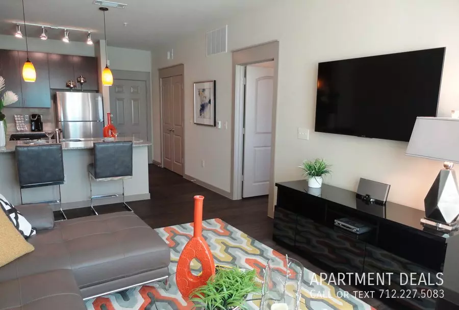 7727 Washington Avenue, Houston, TX 77007 photo 4