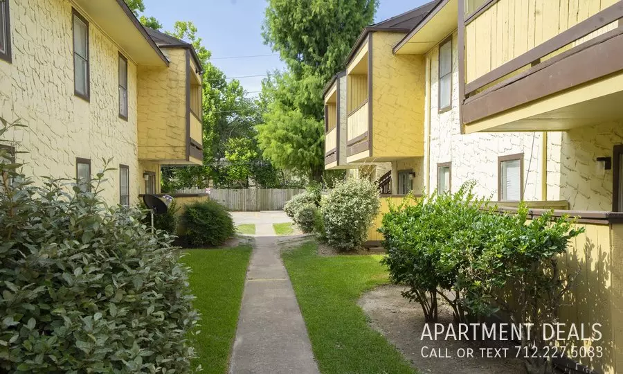 7841 Grow Lane, Houston, TX 77040 photo 3