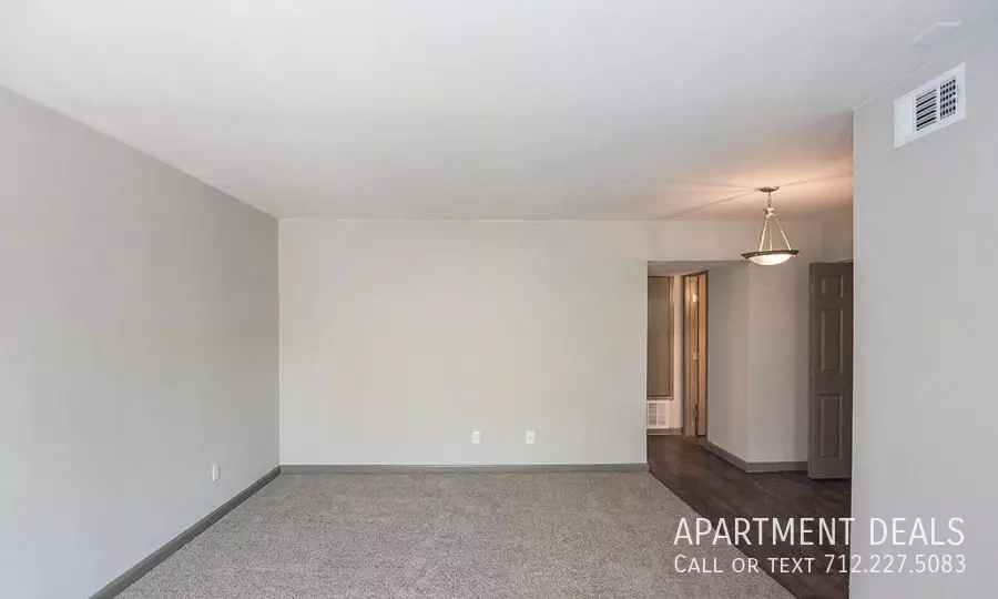 7982 Locke Lane, Houston, TX 77063 photo 5