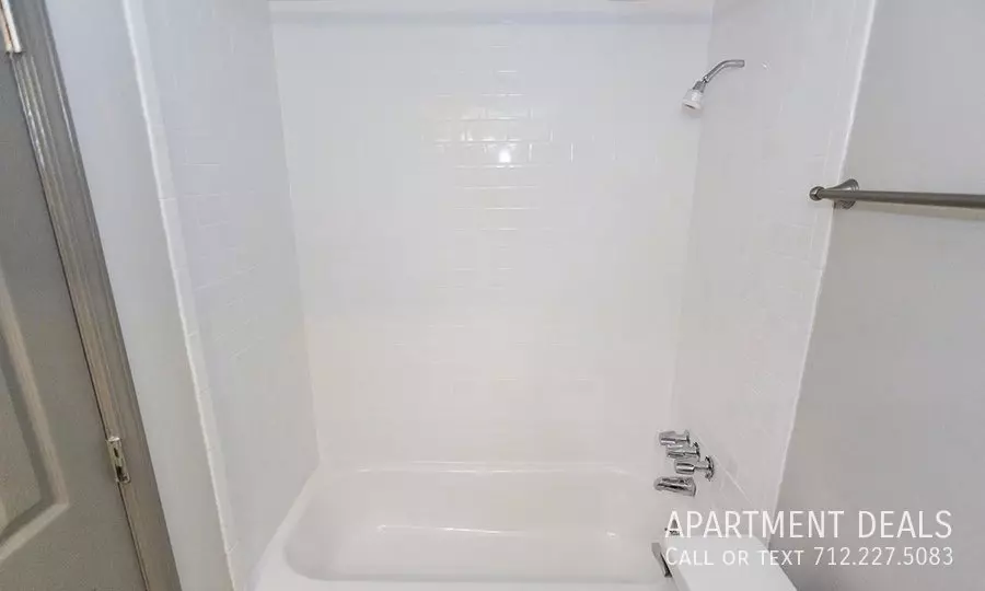 7982 Locke Lane, Houston, TX 77063 photo 3