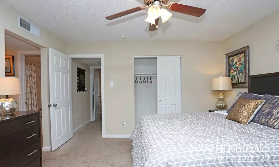 807 Country Place Drive, Houston, TX 77079 photo 4