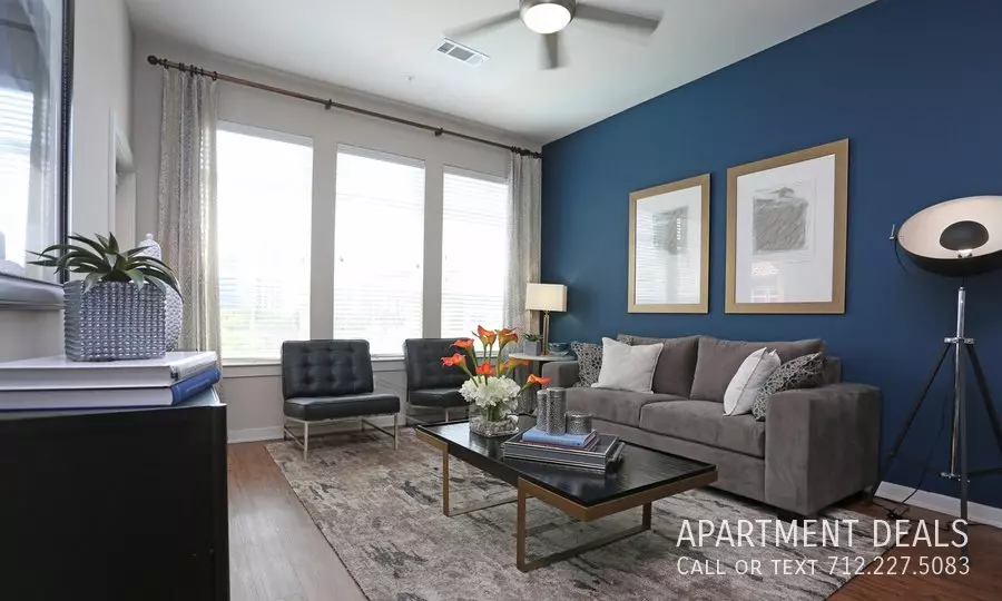 813 South Post Oak Lane, Houston, TX 77056 photo 4