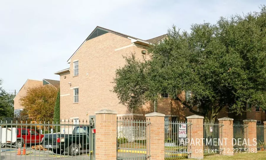 814 Frawley Street, Houston, TX 77009 photo 3