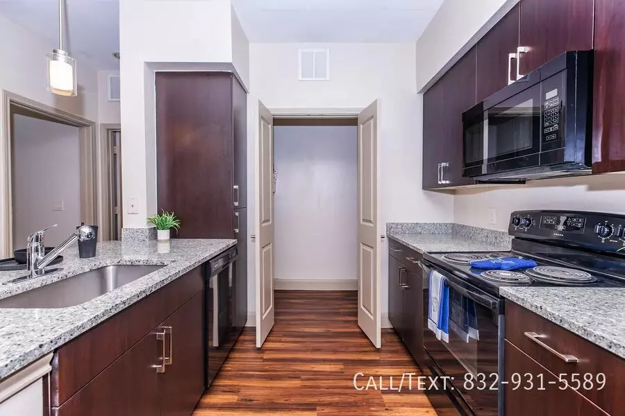 8185 Fulton St photo 3
