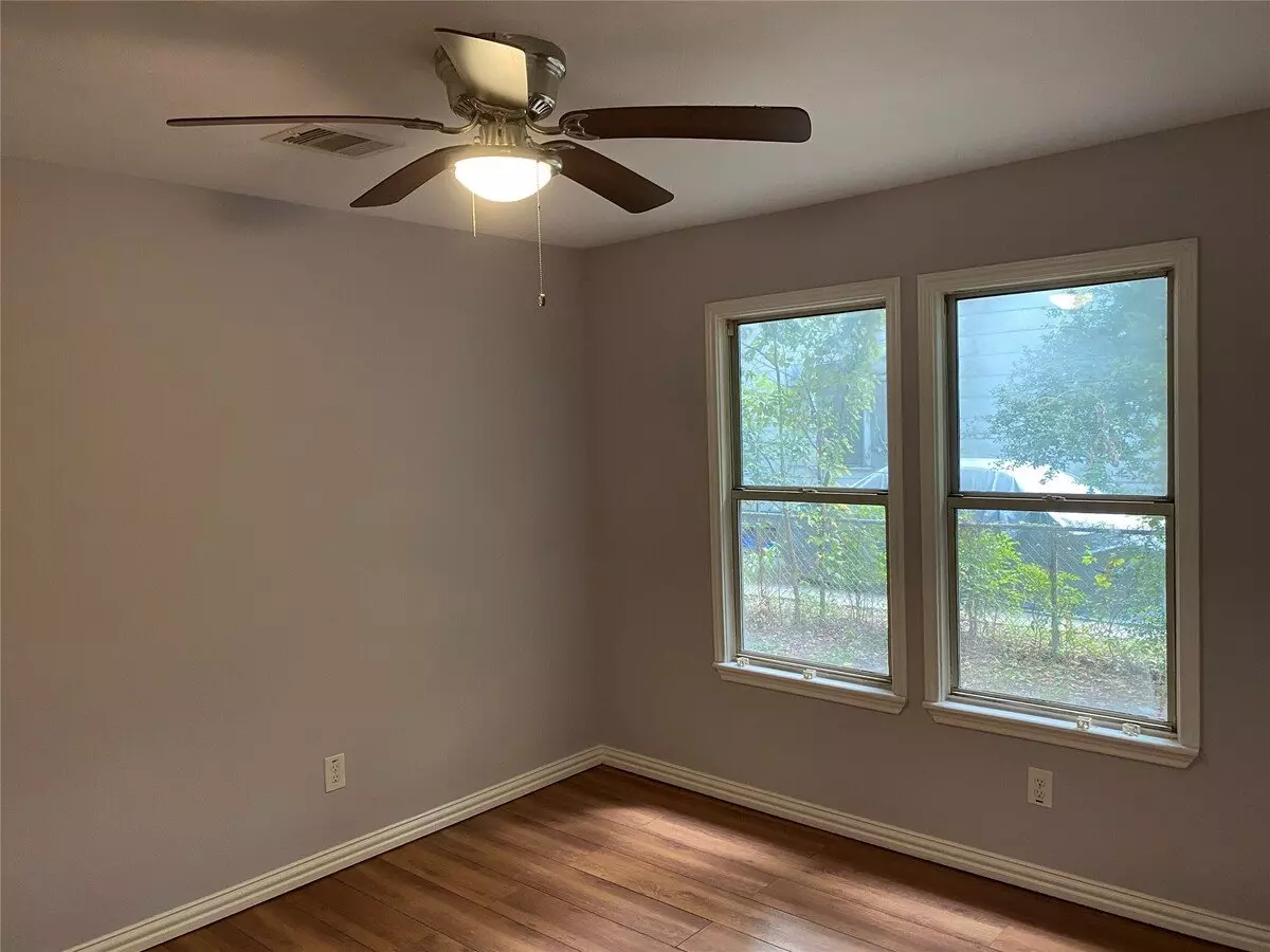 819 Eubanks Street, Houston, TX 77022 photo 3