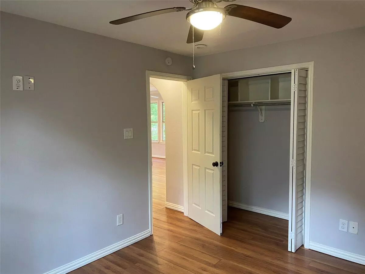 819 Eubanks Street, Houston, TX 77022 photo 4