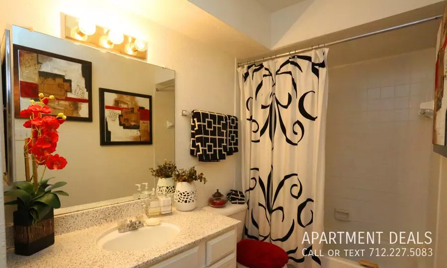 8207 West Bellfort Avenue, Houston, TX 77071 photo 5
