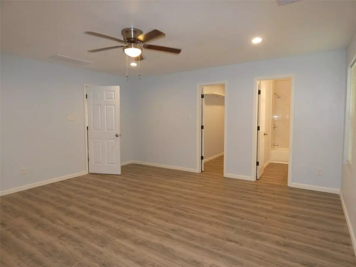8215 Canyon Street, Houston, TX 77051 photo 3