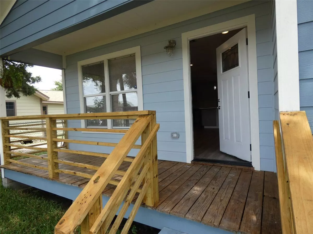 8215 Canyon Street, Houston, TX 77051 photo 5