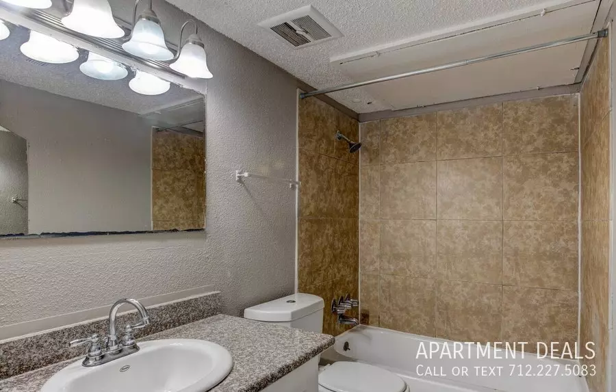 8336 Carvel Lane, Houston, TX 77036 photo 3