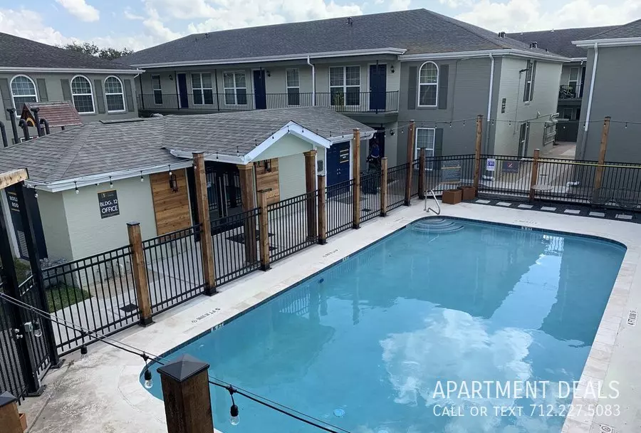 8336 Carvel Lane, Houston, TX 77036 photo 5