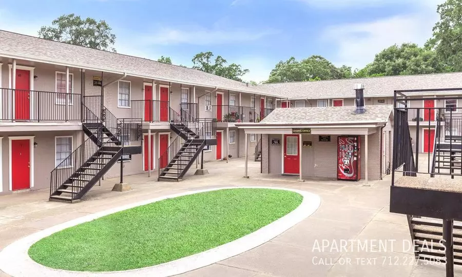 8357 Park Place Boulevard, Houston, TX 77017 photo 4