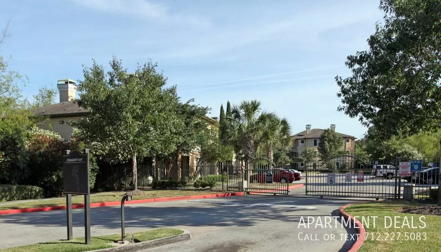 838 Gears Loop, Houston, TX 77067 photo 4