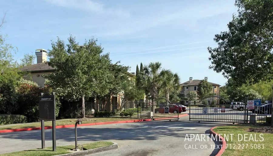 838 Gears Loop, Houston, TX 77067 photo 5